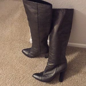 You will look great in this Fendi boots